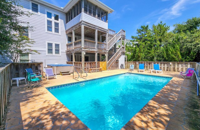 6 BR Oceanside, only 200 yards to the beach w/Private Pool & Dogs Allowed