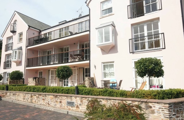 6 COMBEHAVEN, family friendly in Salcombe