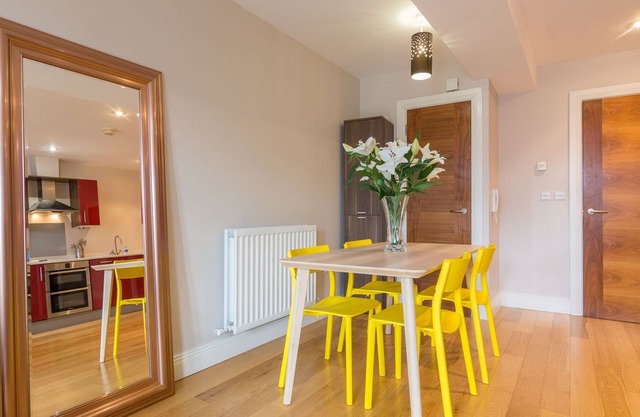 6 Fitzrovia Apartment