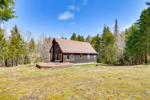6 Mi to Lake and State Park Hideaway in Elmore!