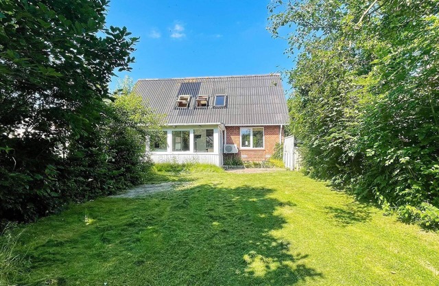 6 person holiday home in Ringkøbing-By Traum