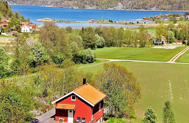 6 person holiday home in HENÅN
