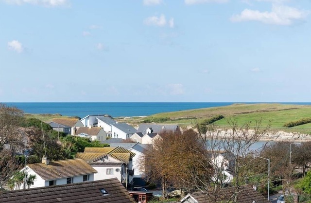 6 The Strand sleeps 8 guests, footsteps from Porth beach