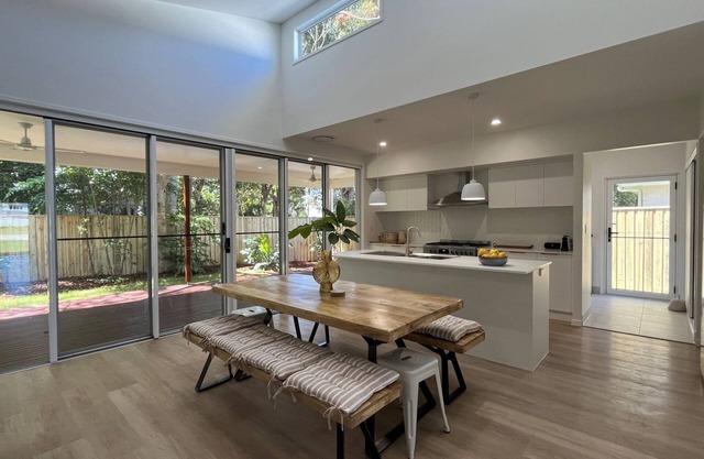 6 Yeri Drive - Rainbow Shores. Ducted Aircon. Pets welcome. Fenced yard