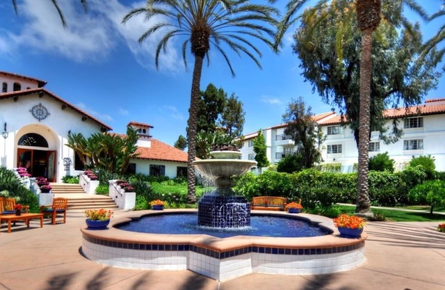 604 Gorgeous Renovated Condo, Steps to Omni Spa, PFC & Exclusive Building Pool