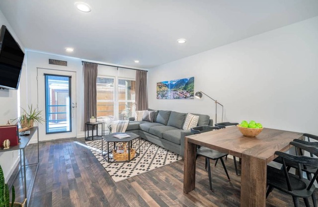 65 m² Condo ∙ 2 bedrooms ∙ 4 guests