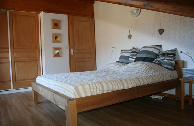 65m2 on slopes - sleeps 8