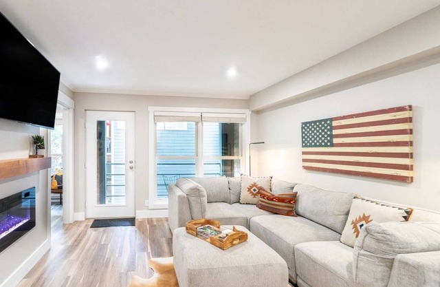 67 m² Condo ∙ 2 bedrooms ∙ 5 guests