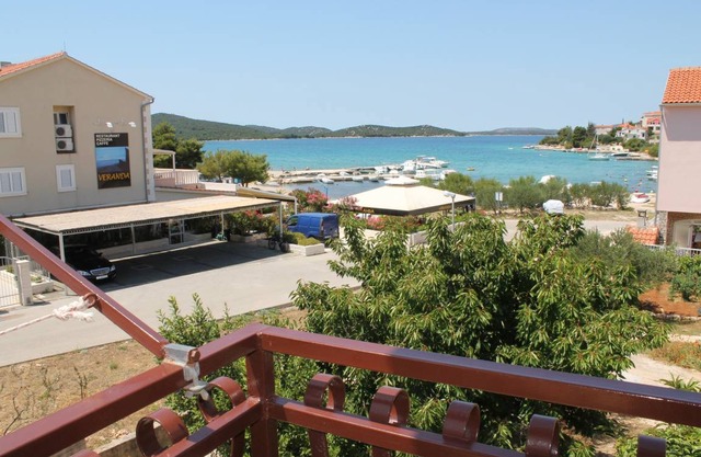 69 m² Apartment ∙ 3 bedrooms ∙ 7 guests