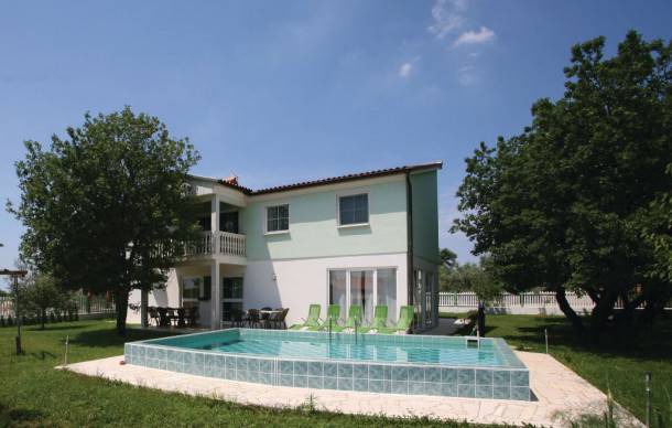 7 bedroom accommodation in Buje