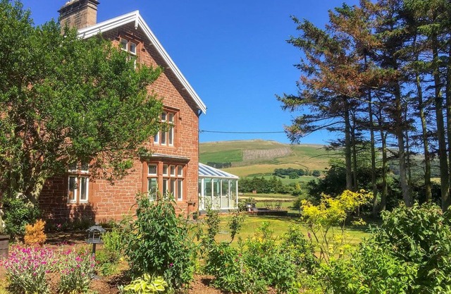 7 bedroom accommodation in Melmerby, near Penrith