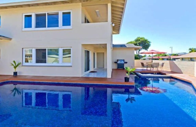 7-BEDROOM HOME SPECTACULAR POOL WALK EVERYWHERE AROUND HAWAII KAI!