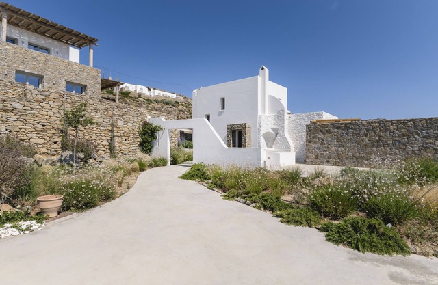 7 Bedroom Villa with luxury amenities and private pool , close to Mykonos Town