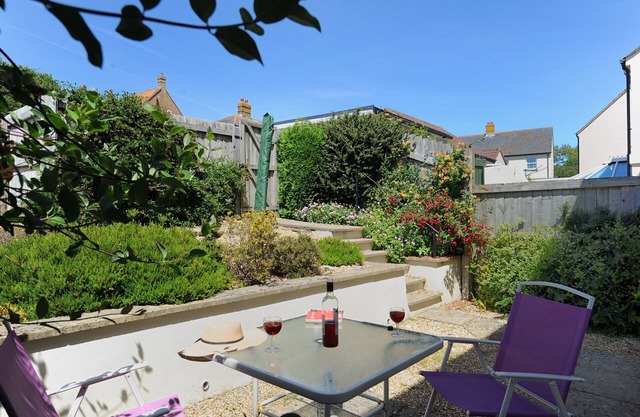 7 DOUBLE COMMON, family friendly, with a garden in Charmouth