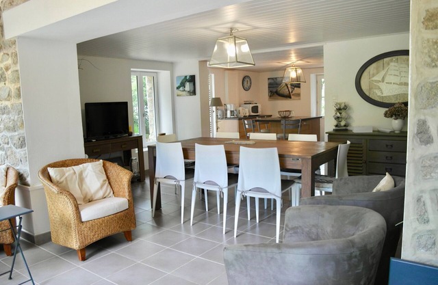 700m from Plage des Dames - House for 9