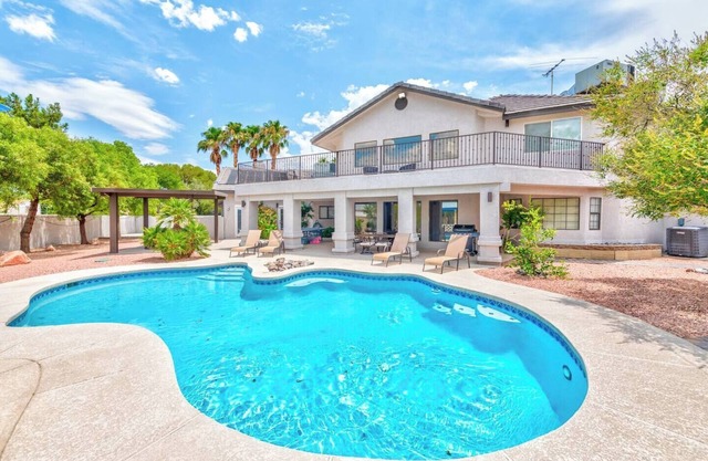 777Rentals - 8BR/6BA - Southwest Castle