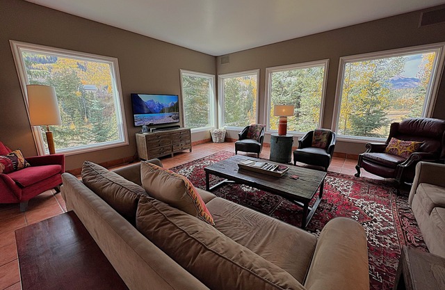7BR Lakeside Home w/Amazing Views, Hot Tub, Game Room, 2 Mi. to Purgatory Ski Resort