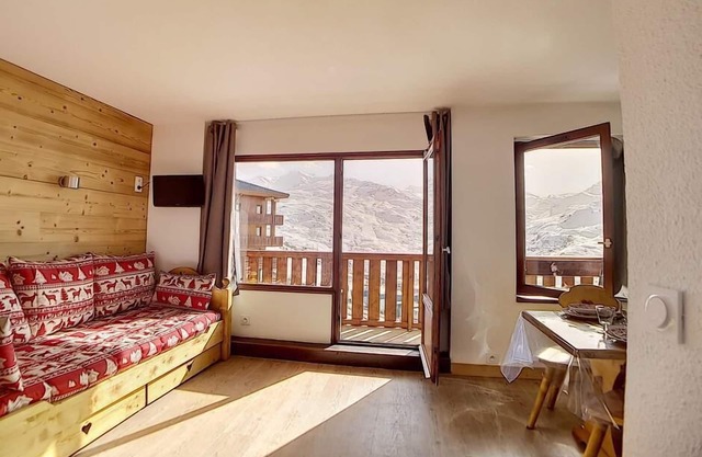 7th floor, balcony, tv, ski locker, 37m², Les Menuires