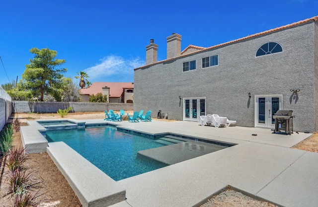 8 Bedroom 4, 19 Bds Free Spa Heat, Basketball Hoop