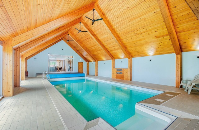 8 bedroom accommodation in Dunragit