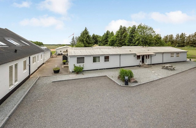 8 bedroom cozy home in Henne