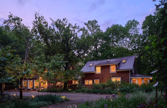 8+ Bedroom House on 30 Acres with Pool/Kayaking/Woods/Trails/Farm, Near Beach!