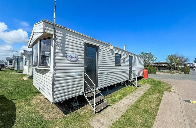 8 berth caravan at California Cliffs by Scratby beach in Norfolk ref 50001D