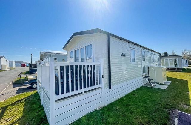 8 berth caravan with decking and WiFi at Broadland Sands Park ref 20064CF