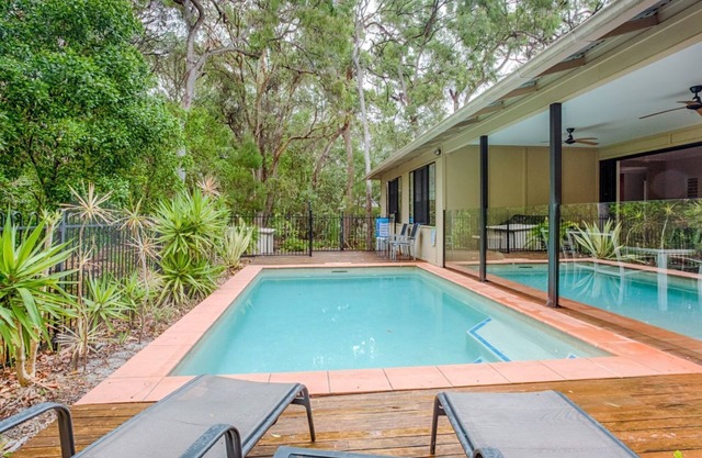 8 Ibis Court - Rainbow Shores. Swimming Pool, Walk to Beach, Executive Beach House