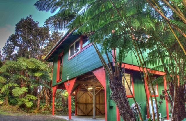 8 minutes to Nat'l Park! Enjoy the sound of rain & birds in a peaceful retreat.