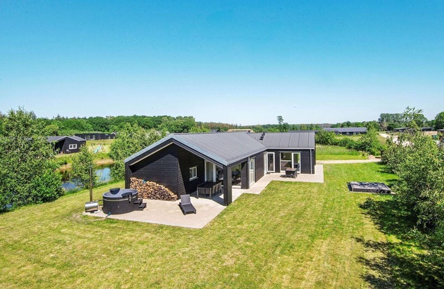 8 person holiday home in Glesborg