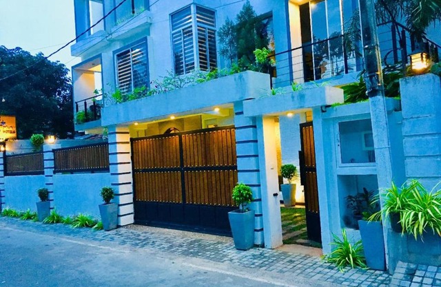 8+ Plus Motels
