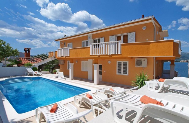 80 m² Apartment ∙ 3 bedrooms ∙ 6 guests