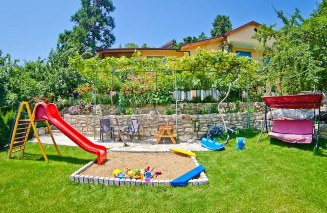 80 m² Villa ∙ 2 bedrooms ∙ 5 guests