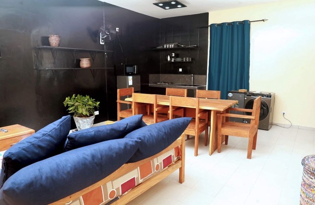 80 meters from the beach, apartment with 1 living room + 1 bedroom + 2 bathrooms.