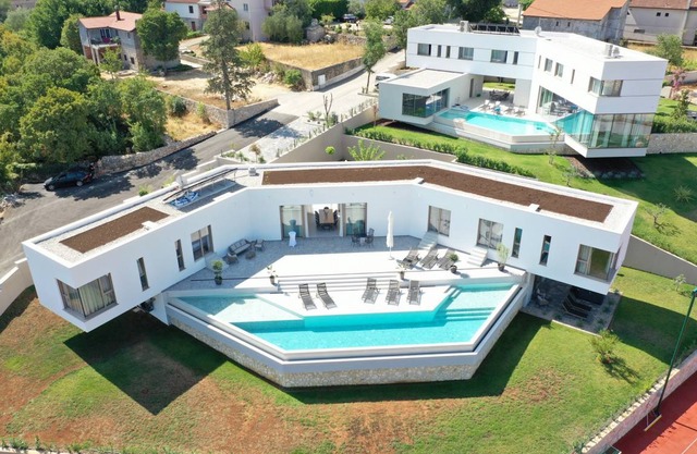 800 m² Villa ∙ 10 bedrooms ∙ 20 guests