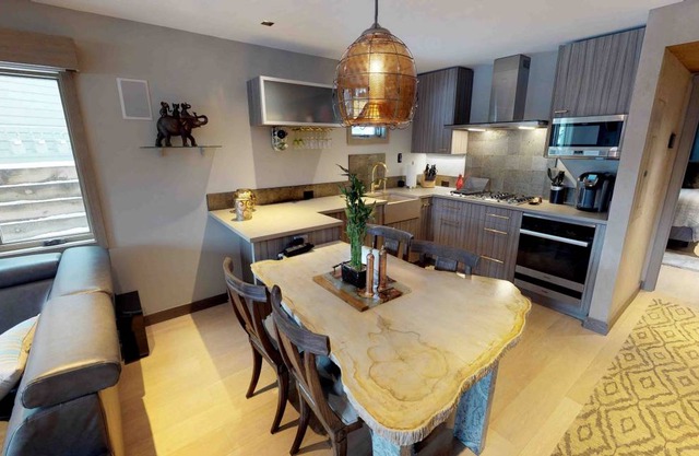 81 m² Condo ∙ 2 bedrooms ∙ 6 guests