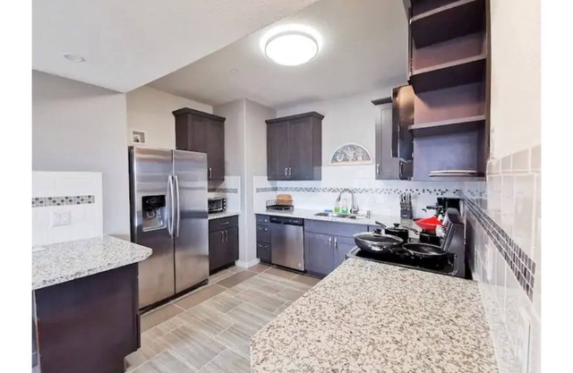 8404 - Spacious Apartment with A/C & Elevator near SFO