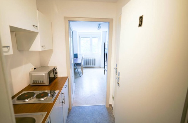 860 ft² Shared room