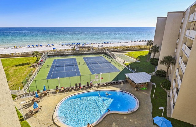 Holiday Surf Racquet Club 