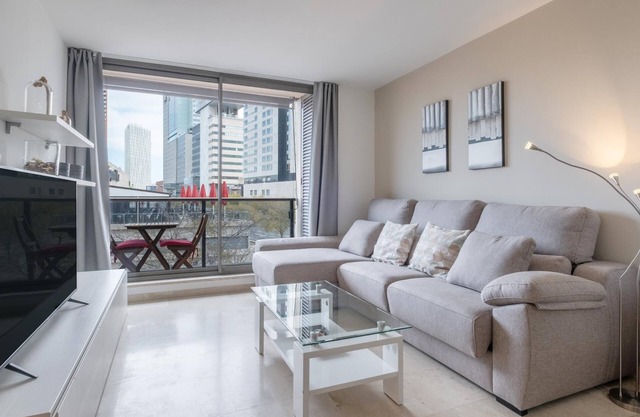 880 Beach Apartment w/Pool & Terrace IV