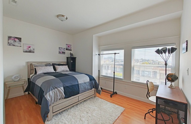 9 - Peaceful & Spacious 4B2B Upper Unit near FW