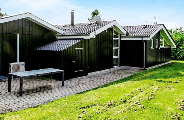 9 person holiday home in Farsø