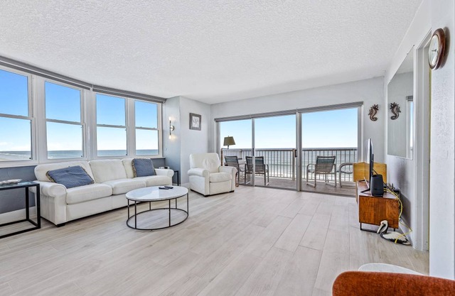 99 m² Condo ∙ 2 bedrooms ∙ 6 guests