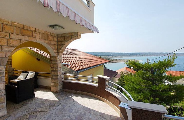 90 m² Apartment ∙ 3 bedrooms ∙ 6 guests