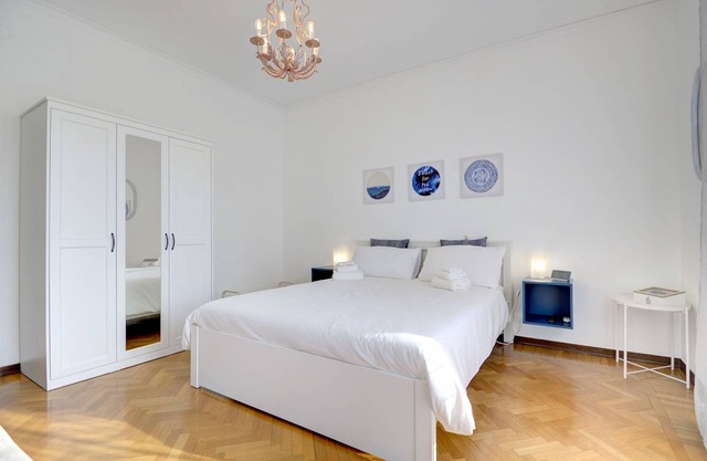 900MUSEUMnext 2 - private double bed / bathroom, wifi, aircond