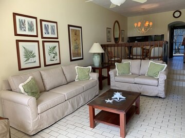93 Crescent Cove in Humacao