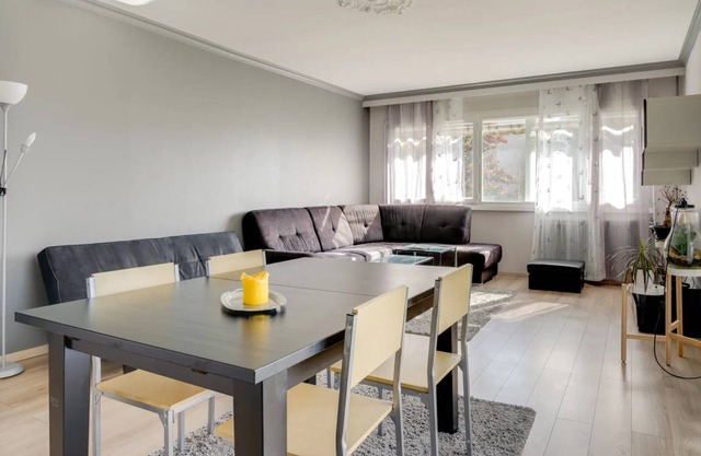 93 m² Apartment ∙ 3 bedrooms ∙ 6 guests