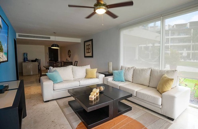 93 m² Condo ∙ 2 bedrooms ∙ 6 guests