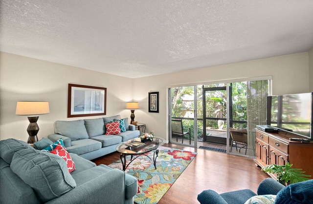 98 Nt Sept 1-30 Patio, BBQ Dining Shopping Beach Golf Kayak Parks. All so close